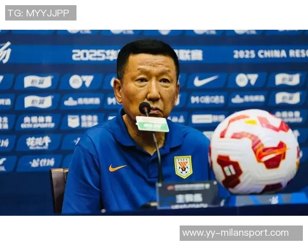 鲁媒报道韩鹏率山东U20队抵达广东泰山队临时教练人选仍未确定